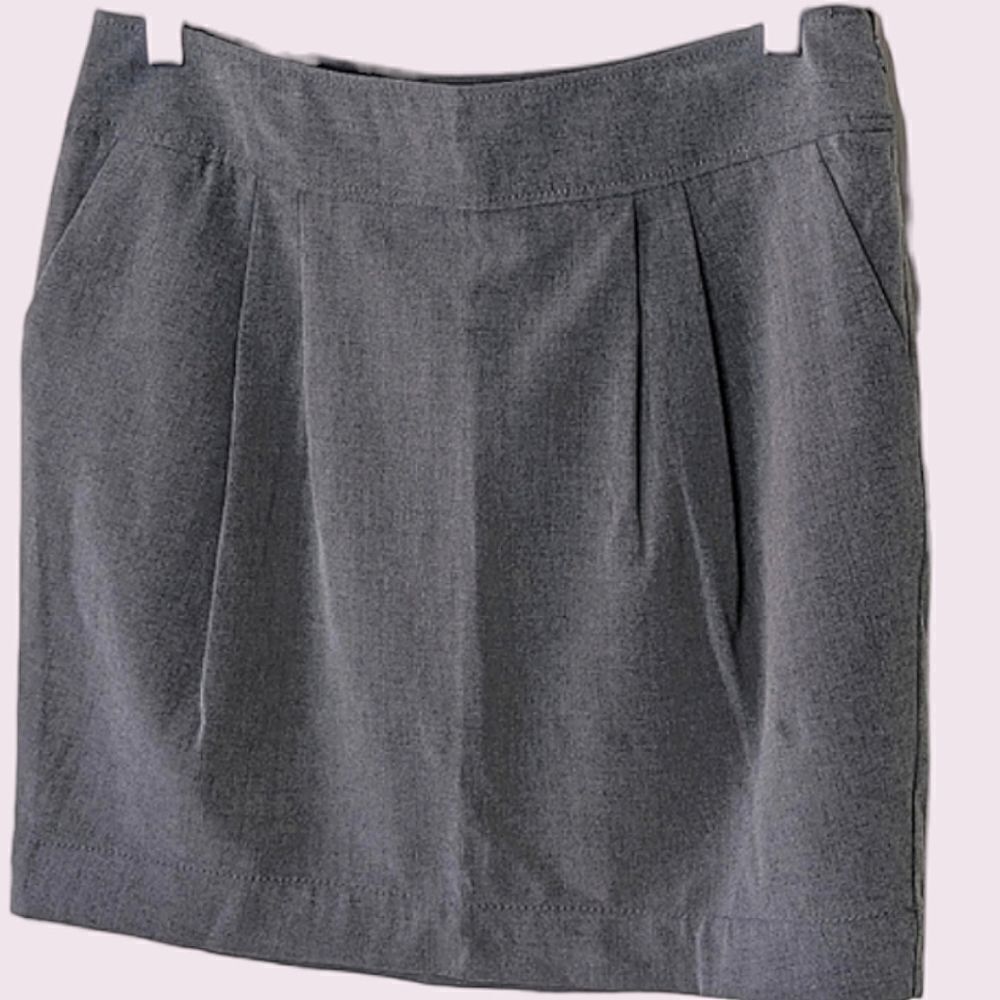 Old Navy Gray Stretch Pleated Wide Waistband Mini Skirt size 10
